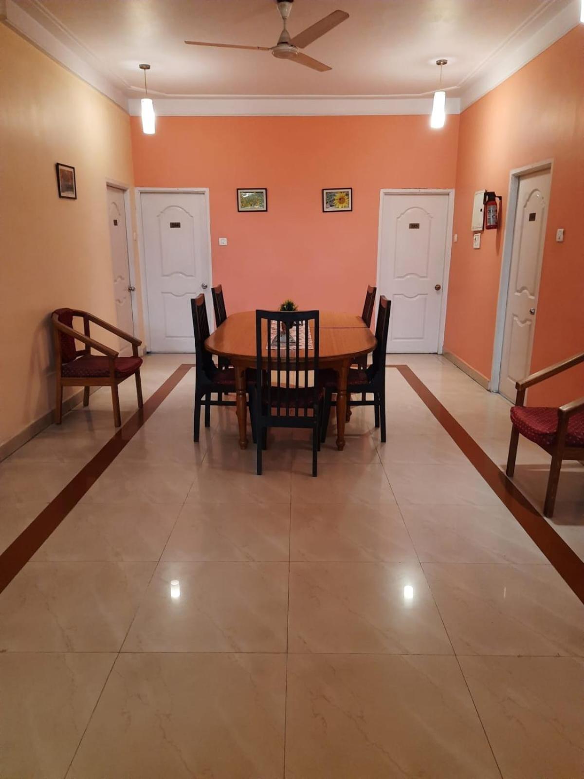 Отель Gunrock Manor Secunderabad Экстерьер фото